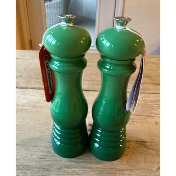 Le Creuset Acrylic Manual Salt & Pepper Mill Set 8 in Bamboo Green NEW